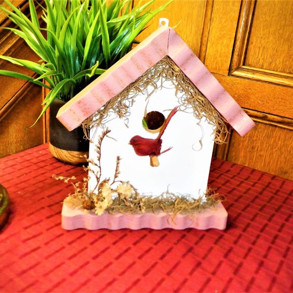 Fascinating ~ Either Hang on the Wall / Sit on Table ~ Ornamental BIRDHOUSE - Picture 1 of 1